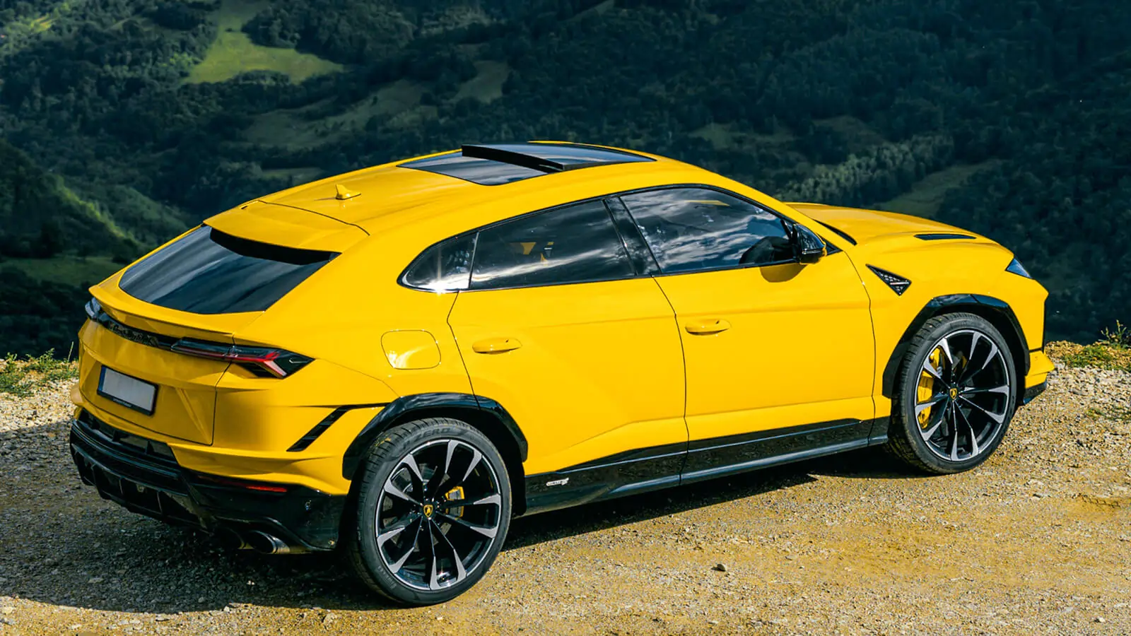lamborghini urus photo 3